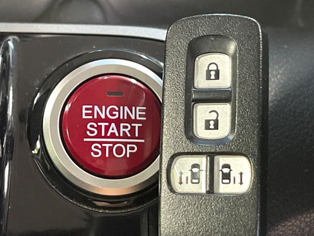 �yHonda�X�}�[�g�L�[�z�J�o����|�P�b�g�ɓ��ꂽ�܂܂ł��h�A�̎{���E�������\�ȃX�}�[�g�L�[�𑕔��B�G���W���̃I���E�I�t�����J�M�����o���K�v����������Ƃ��Ă��֗��ł���
