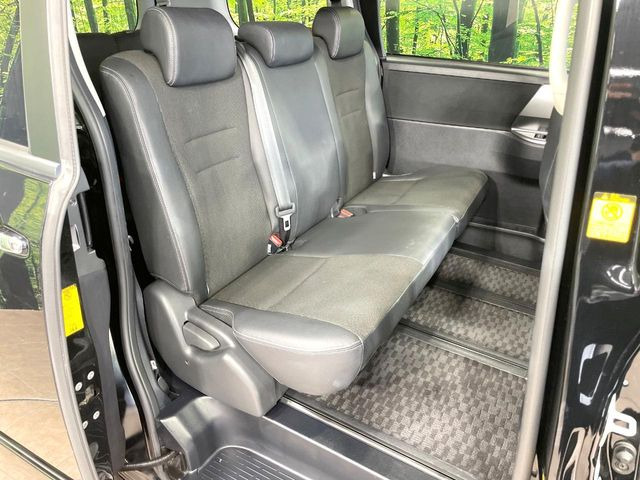 61202/小中古未開封/ セレビィ/ 2005年産 トヨタ ヴォクシー 2.0 ZS 煌Z 90.0万円 平成25年(2013年) 静岡県 中古