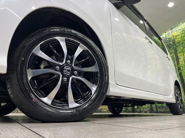 �y����14�C���`�A���~�z�C�[���z�O�ςɃ}�b�`���������A���~�z�C�[���𑕒����Ă���܂��B�e��ЊO�A���~�z�C�[����A�X�^�b�h���X�^�C�����戵�����Ă���܂��B���񂲑��k����������