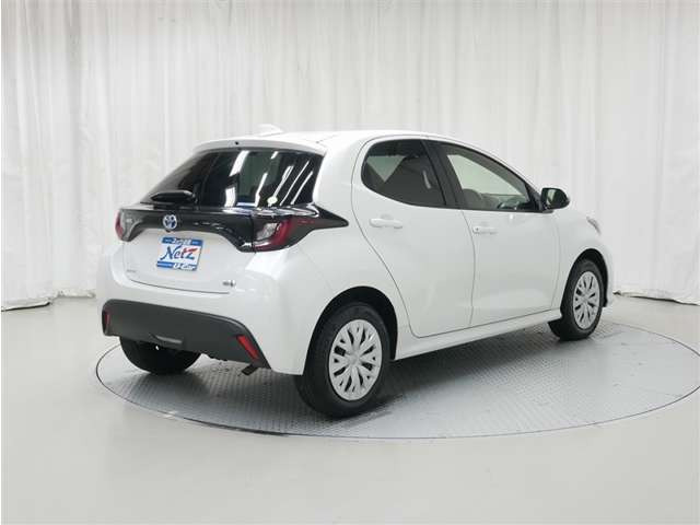 ヤリス1.5 ハイブリッド X E-Four 4WD