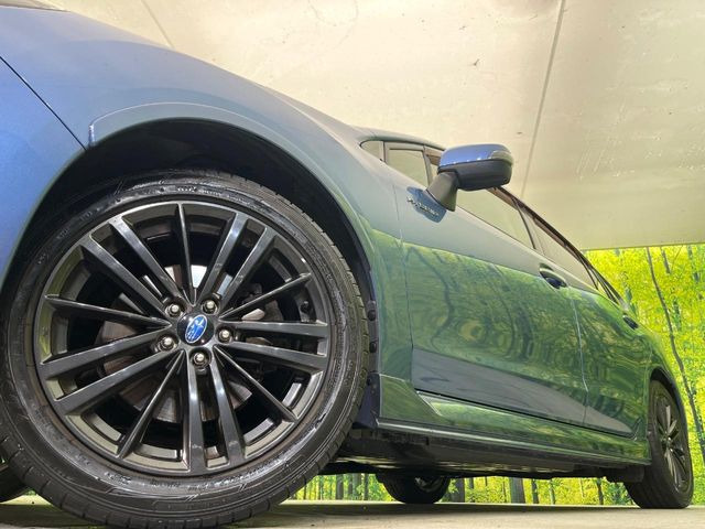�y17�C���`�A���~�z�C�[���z�O�ςɃ}�b�`�����A���~�z�C�[���𑕒����Ă���܂��B�e��A���~�z�C�[����A�X�^�b�h���X�^�C�����戵�����Ă���܂��B���񂲑��k����������