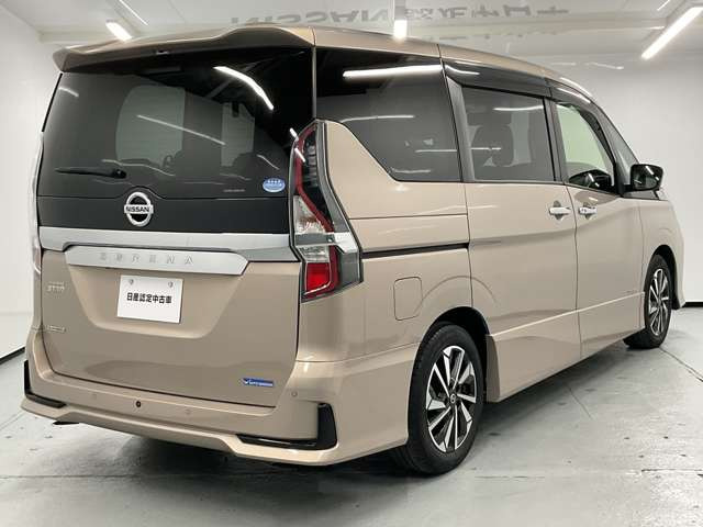 セレナ2.0 ハイウェイスターV 助手席スライドアップシート