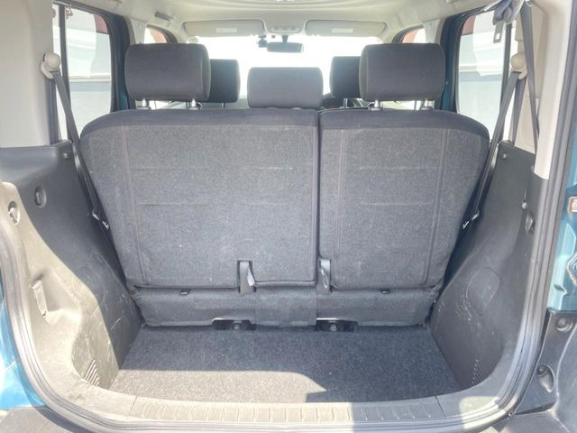 普段のお買い物や通勤、送迎等に十分な荷室スペースを確保しております。セカンドシートを倒すと、大きな荷物の積載も可能です♪