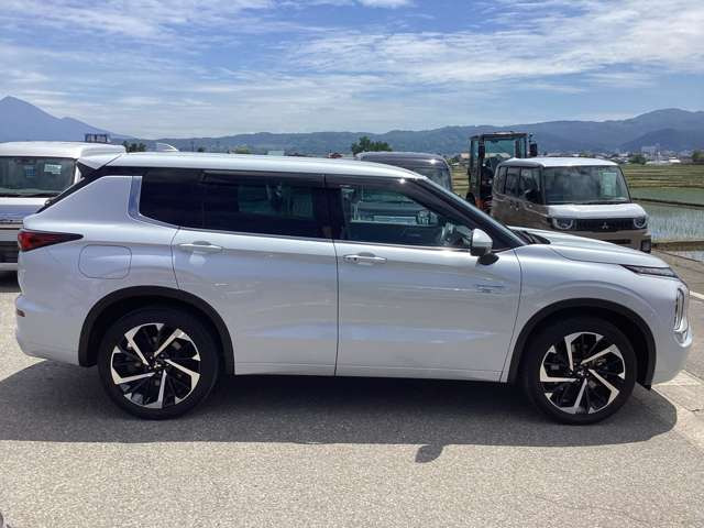 アウトランダーPHEV 2.4 P 4WD