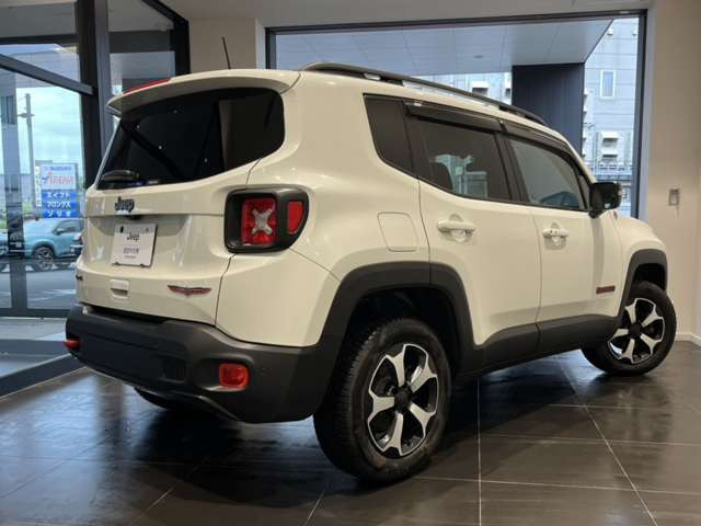 レネゲードトレイルホーク 4WD
