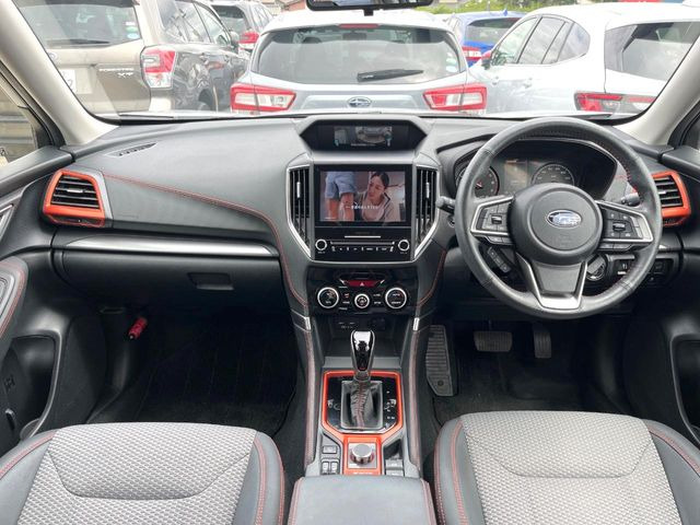 フォレスター2.5 エックスブレイク 4WD
