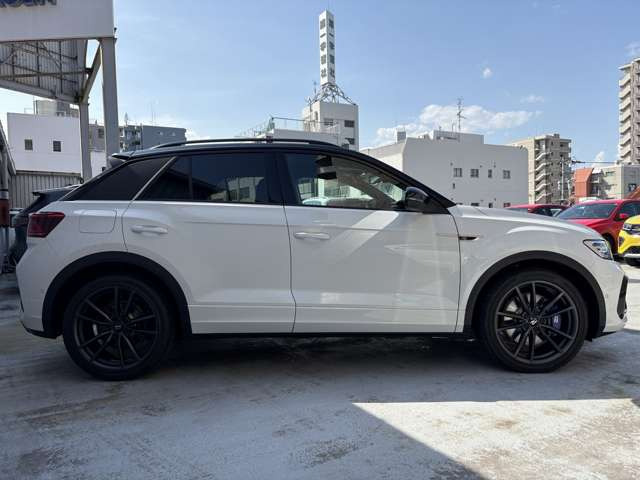 T-RocR ブラック スタイル パフォーマンス 4WD