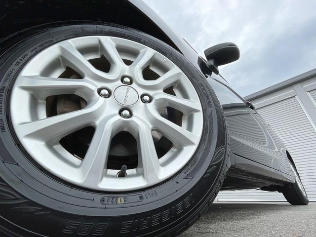 �y15�C���`�A���~�z�C�[���z�O�ςɃ}�b�`�����A���~�z�C�[���𑕒����Ă���܂��B�e��A���~�z�C�[����A�X�^�b�h���X�^�C�����戵�����Ă���܂��B���񂲑��k����������