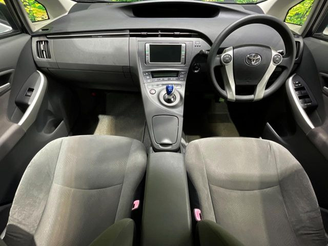 プリウス1.8 L