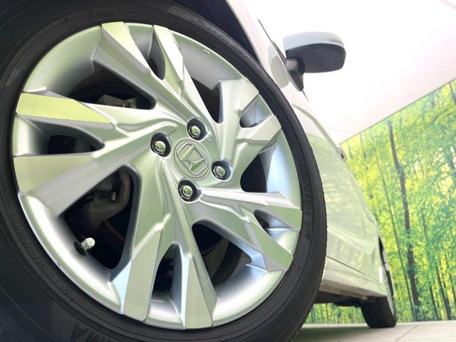 �y����16�C���`�A���~�z�C�[���z�O�ςɃ}�b�`���������A���~�z�C�[���𑕒����Ă���܂��B�e��ЊO�A���~�z�C�[����A�X�^�b�h���X�^�C�����戵�����Ă���܂��B���񂲑��k����������