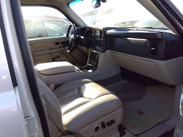 エスカレード6.0 4WD