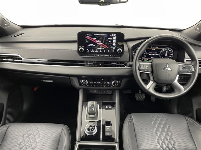 アウトランダーPHEV 2.4 ブラック エディション 4WD