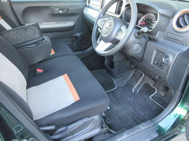 【レンタアップ車】レンタカー車両は、徹底した点検・整備・清掃が義務づけられております。そのため通常使用されていたお車よりも高品質な状態を保たれていると言えます。