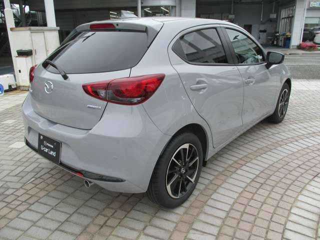 MAZDA2