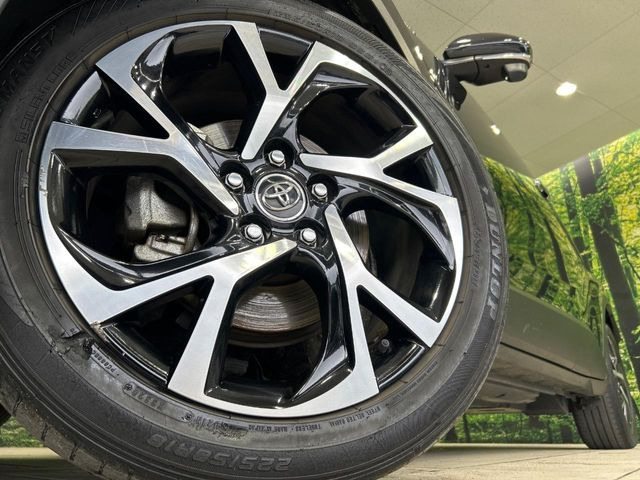 �y����18�C���`�A���~�z�C�[���z�O�ςɃ}�b�`���������A���~�z�C�[���𑕒����Ă���܂��B�e��ЊO�A���~�z�C�[����A�X�^�b�h���X�^�C�����戵�����Ă���܂��B���񂲑��k����������