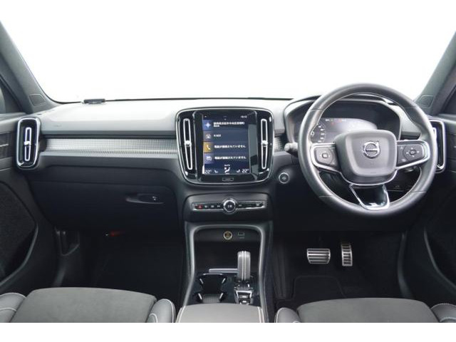 XC40T4 AWD Rデザイン 4WD