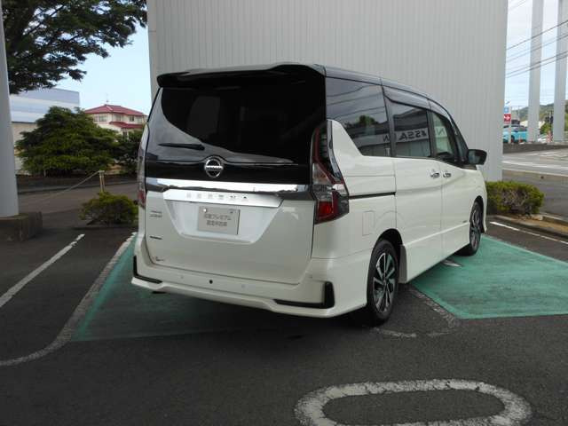 セレナ2.0 ハイウェイスターV