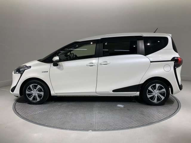 シエンタハイブリッド 1.5 G クエロ