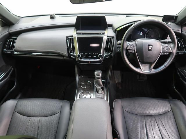 クラウンハイブリッド 2.5 S Four 4WD