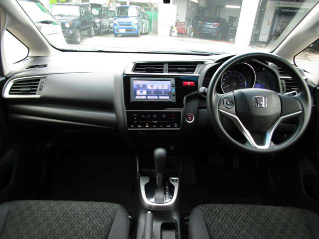 フィット1.3 13G Fパッケージ ファインエディション 4WD