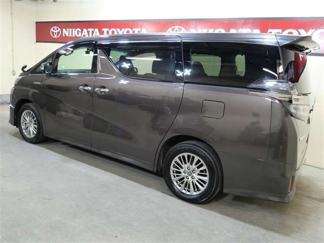 ヴェルファイアハイブリッド 2.5 ZR E-Four 4WD