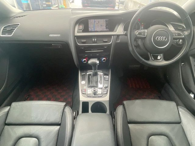A52.0 TFSI クワトロ 4WD