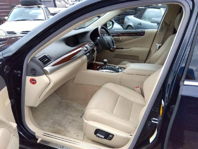 LS600hL エグゼクティブパッケージ 4WD
