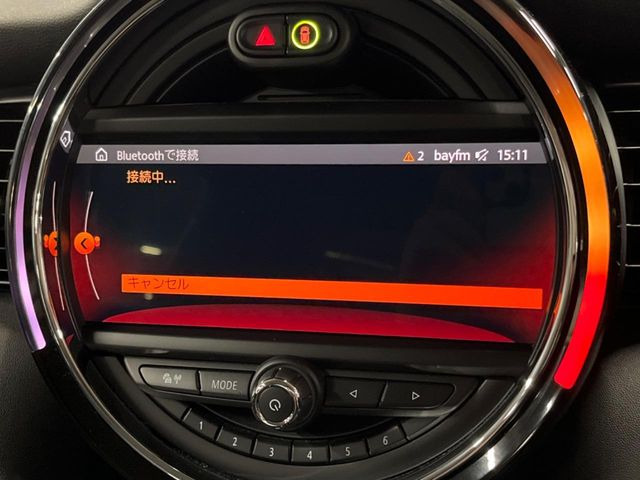 ��Bluetooth:���莝���̃X�}�[�g�t�H���ȂǂƐڑ����A�n���Y�t���[�ʘb��Տꊴ����~���[�W�b�N�Đ������y���݂��������܂��B�����ڑ��ł��̂Ŕς킵��������܂����