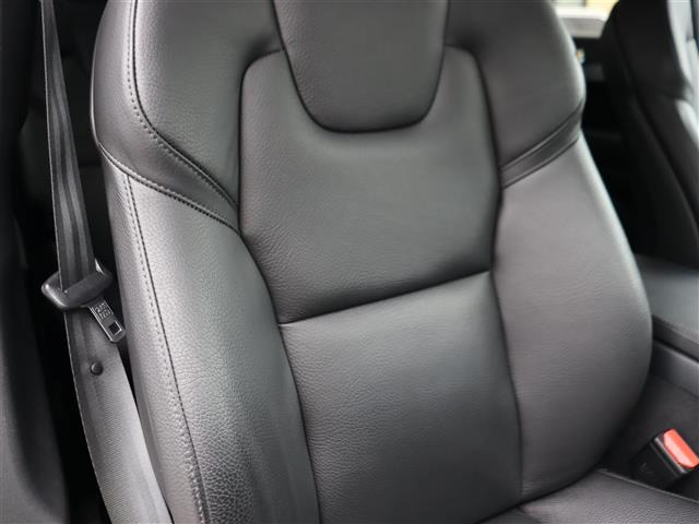 XC90T5 AWD モメンタム 4WD