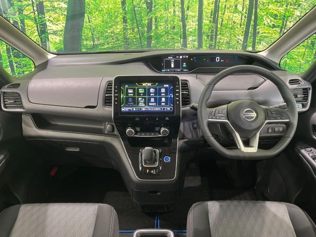 セレナ1.2 e-POWER ハイウェイスターV