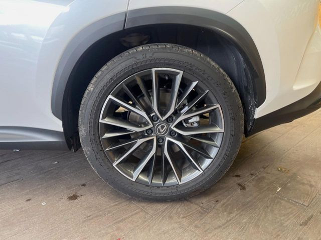 �y����20�C���`�A���~�z�C�[���z�O�ςɃ}�b�`���������A���~�z�C�[���𑕒����Ă���܂��B�e��ЊO�A���~�z�C�[����A�X�^�b�h���X�^�C�����戵�����Ă���܂��B���񂲑��k����������