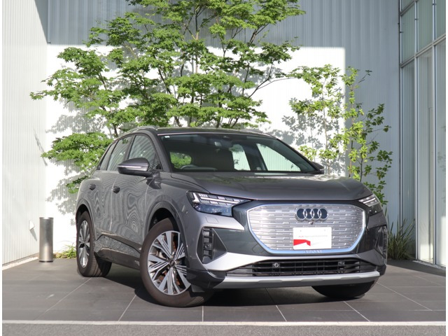Q4 e-tron40 アドバンスド