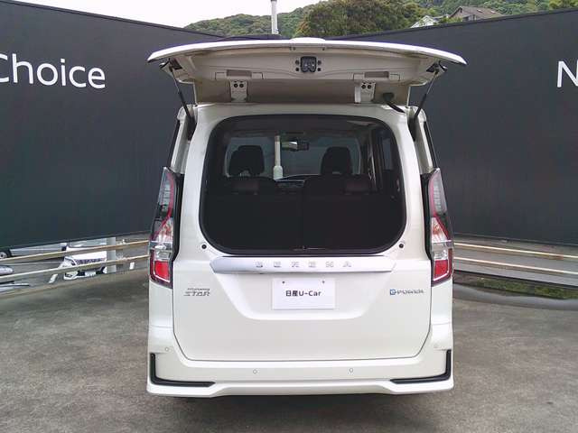 セレナ1.2 e-POWER ハイウェイスターV