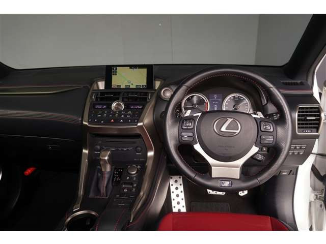 NX200t Fスポーツ 4WD