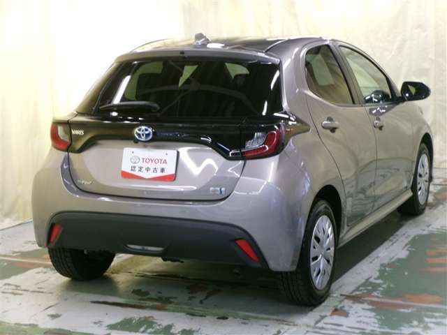 ヤリス1.5 ハイブリッド X E-Four 4WD