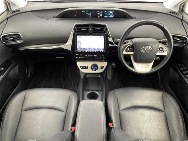 プリウス1.8 S ツーリングセレクション E-Four 4WD