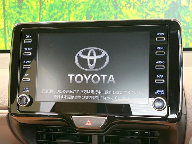 �y8�C���` �f�B�X�v���C�I�[�f�B�I�z���ʂ̃f�B�X�v���C��AppleCarPlay��AndroidAuto�����p�\�B�傫�ȉ�ʂŃX�}�z�i�r�A�v���������p���������܂���