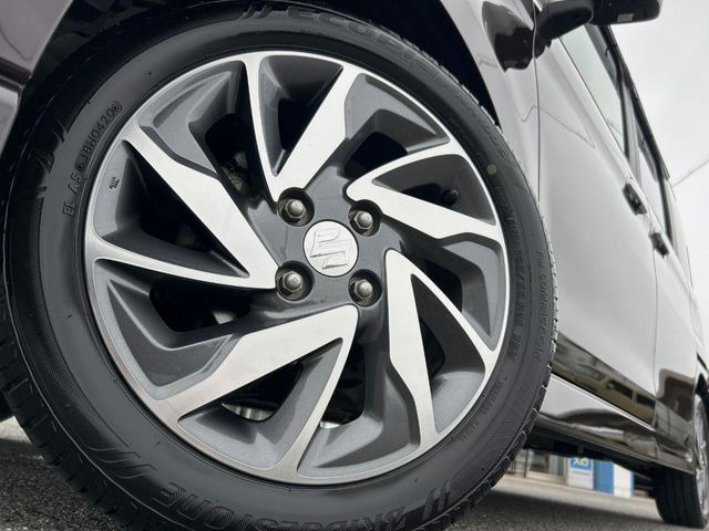 �y����15�C���`�A���~�z�C�[���z�O�ςɃ}�b�`���������A���~�z�C�[���𑕒����Ă���܂��B�e��ЊO�A���~�z�C�[����A�X�^�b�h���X�^�C�����戵�����Ă���܂��B���񂲑��k����������