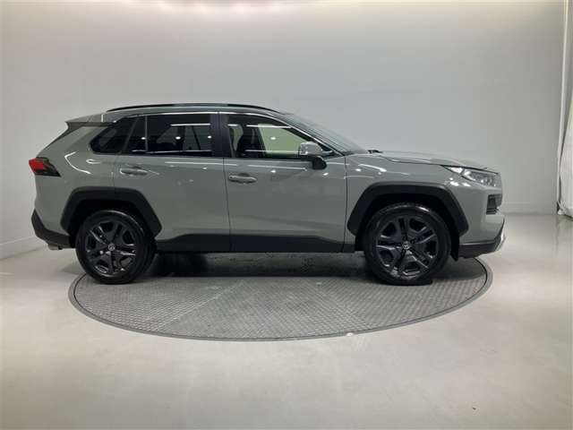 RAV42.0 アドベンチャー 4WD