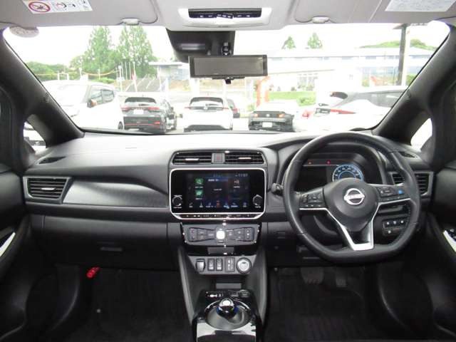リーフX Vセレクション 90周年記念車