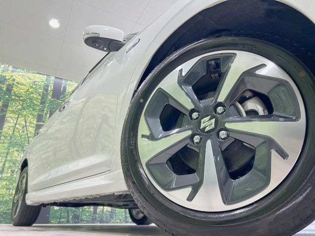 �y����16�C���`�A���~�z�C�[���z�O�ςɃ}�b�`���������A���~�z�C�[���𑕒����Ă���܂��B�e��ЊO�A���~�z�C�[����A�X�^�b�h���X�^�C�����戵�����Ă���܂��B���񂲑��k����������