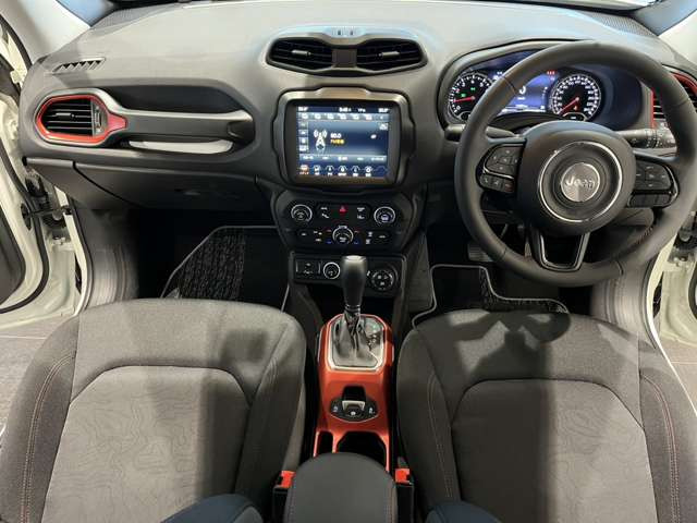 レネゲードトレイルホーク 4WD