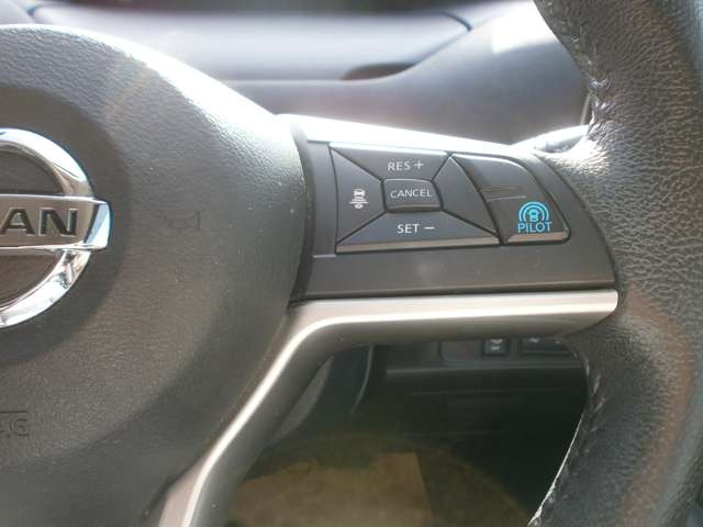 セレナ1.2 e-POWER ハイウェイスターV