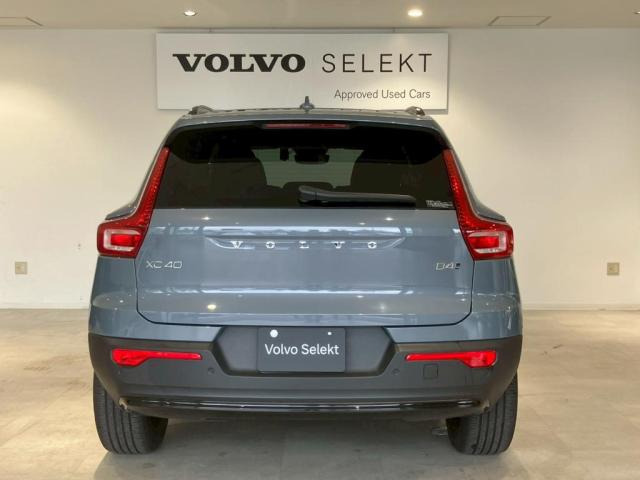 XC40アルティメット B4 AWD ダークエディション 4WD