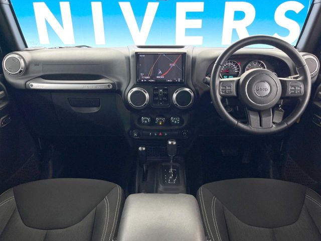 ラングラーアンリミテッド サハラ 4WD