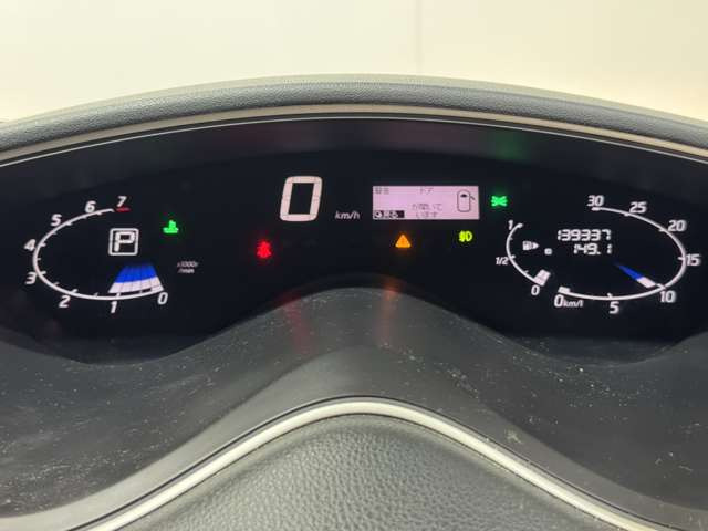 ���[�Ԃ܂łɎԗ������Ȃǐ�C�X�^�b�t����Ƃ������܂��� �����̓X�`�[�������͂��߁A�ł��邾���C���悭����肢��������悤�����������܂�!�O���͋@�B�Ŗ����������āA���b�N�X�R�[�e�B���O�������Ă��܂��B