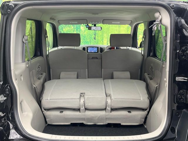 普段のお買い物や通勤、送迎等に十分な荷室スペースを確保しております。セカンドシートを倒すと、大きな荷物の積載も可能です♪