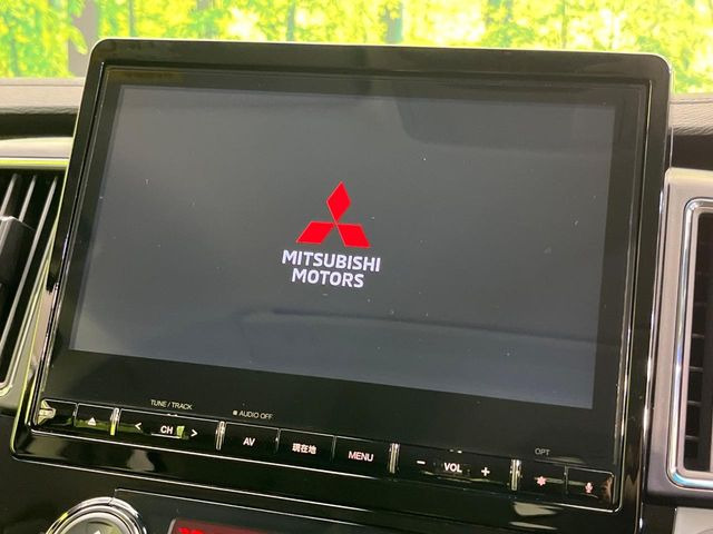 【純正10インチナビ】人気の純正ナビを装備。オーディオ機能も充実しており、Bluetooth接続すればお持ちのスマホやMP3プレイヤーの音楽を再生可能!毎日の運転がさらに楽しくなります!!