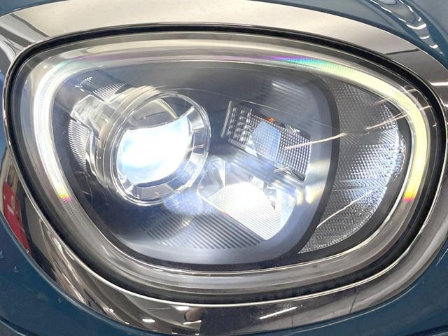 ��LED�w�b�h���C�g:��ԑ��s�����ǍD�Ȏ��E���m�ۂ����S���ĉ^�]�ł��鍂�P�xLED�w�b�h���C�g�𑕔�!�_�����x�������A����d�͂��}�����Ă��܂��B