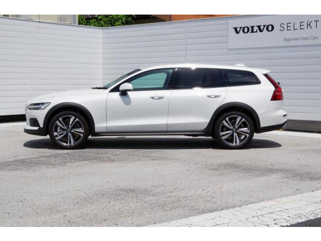 V60クロスカントリーウルトラ B5 AWD 4WD